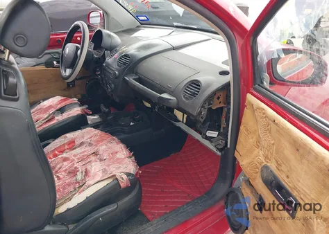 2006 Volkswagen New Beetle 2.5 z USA, uszkodzony, nr VIN 3VWSW31C96M418870